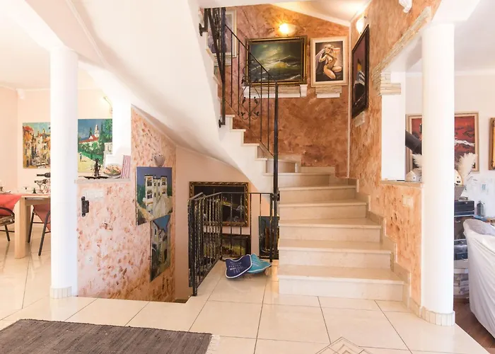 Wunderschoene Luxus-familienvilla Emily By Interhome