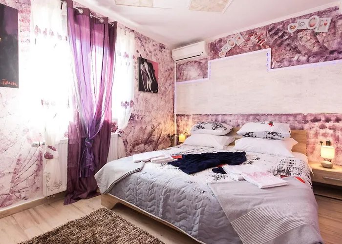 Wunderschoene Luxus-familienvilla Emily By Interhome Lovran