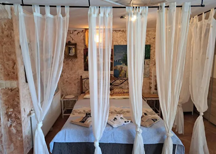 Wunderschoene Luxus-familienvilla Emily By Interhome *