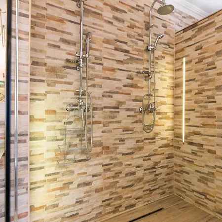 Wunderschoene Luxus-familienvilla Emily By Interhome Vikendica *