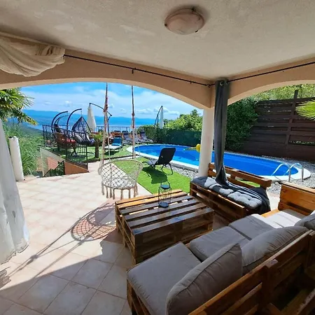 Wunderschoene Luxus-familienvilla Emily By Interhome