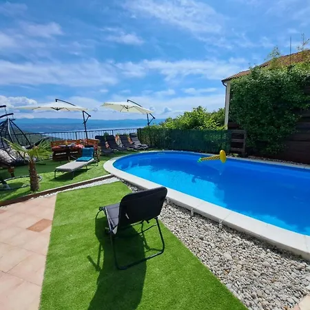 Wunderschoene Luxus-familienvilla Emily By Interhome Дом отдыха
