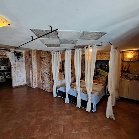 Wunderschoene Luxus-familienvilla Emily By Interhome Lovran