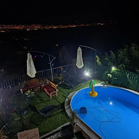 Wunderschoene Luxus-familienvilla Emily By Interhome Vikendica