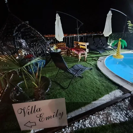 Vikendica Wunderschoene Luxus-familienvilla Emily By Interhome *