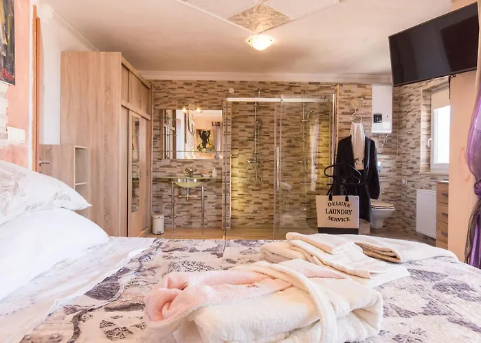 Wunderschoene Luxus-familienvilla Emily By Interhome