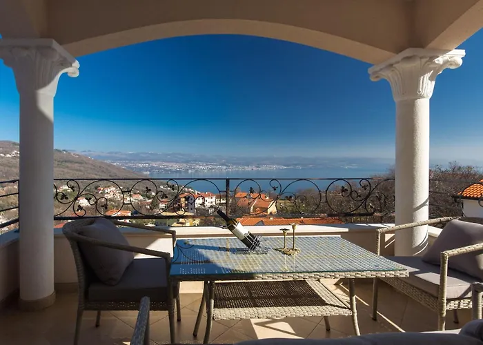 Wunderschoene Luxus-familienvilla Emily By Interhome Casa vacanze